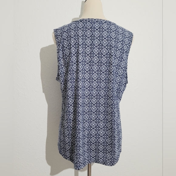 Liz Claiborne Sleeveless Tank Top Shirt Woman's Size PXL Flowey & Lightweight - Picture 4 of 10